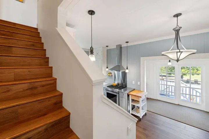 2212 Magnolia Avenue, Petaluma, California 94952