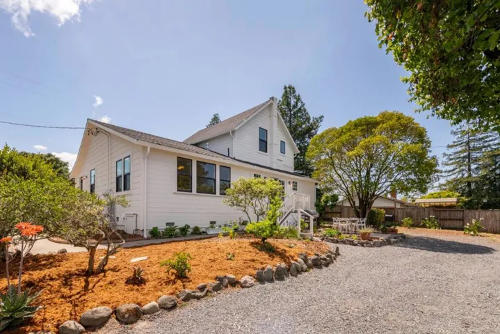 2212 Magnolia Avenue, Petaluma, California 94952