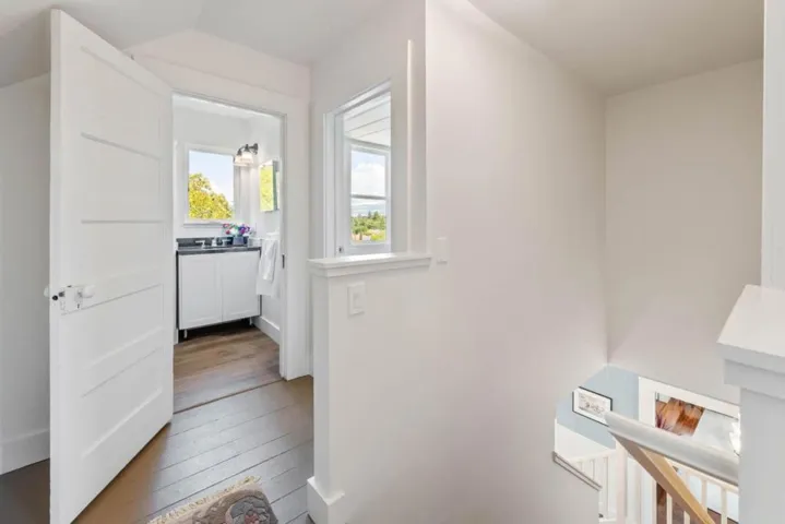 2212 Magnolia Avenue, Petaluma, California 94952