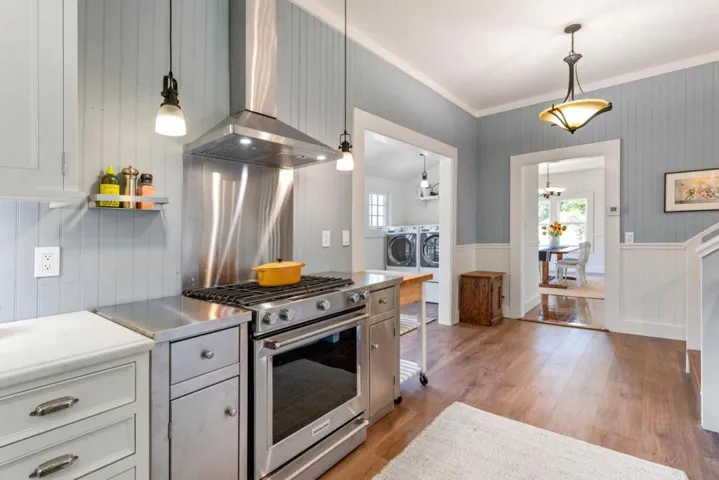2212 Magnolia Avenue, Petaluma, California 94952