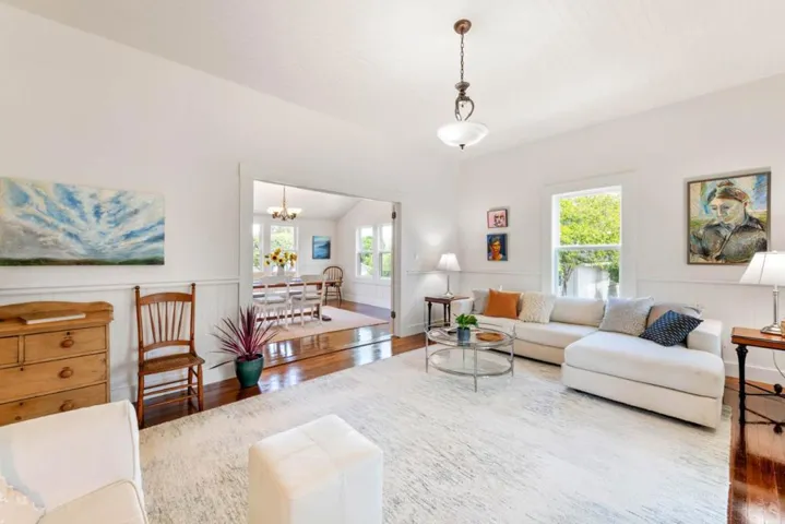 2212 Magnolia Avenue, Petaluma, California 94952