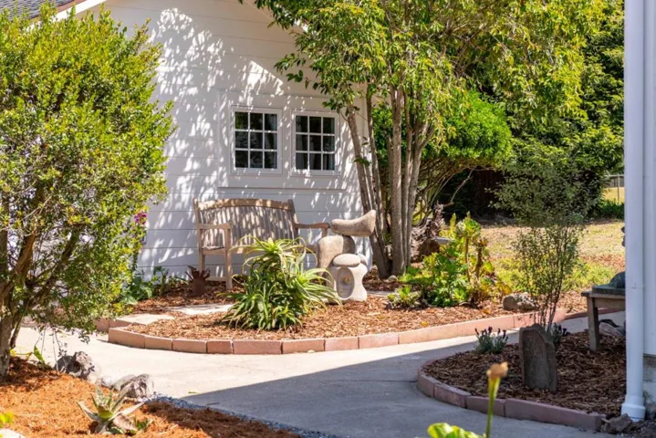 2212 Magnolia Avenue, Petaluma, California 94952