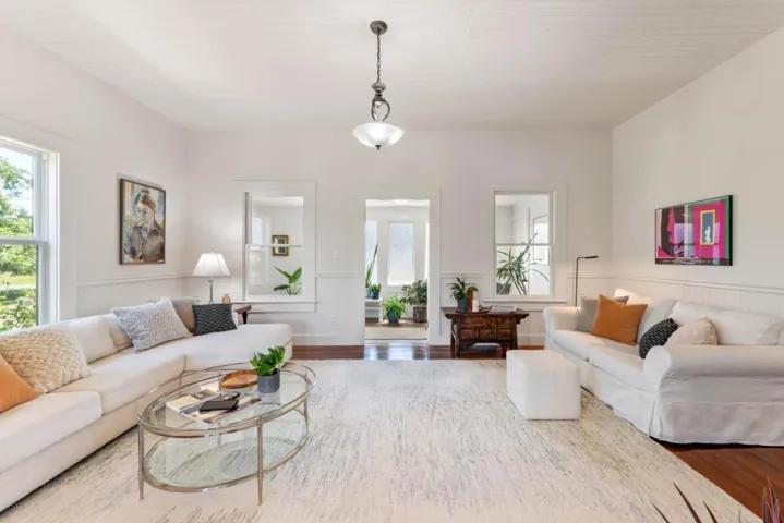 2212 Magnolia Avenue, Petaluma, California 94952