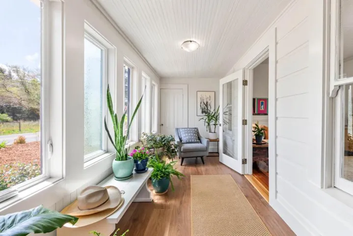 2212 Magnolia Avenue, Petaluma, California 94952