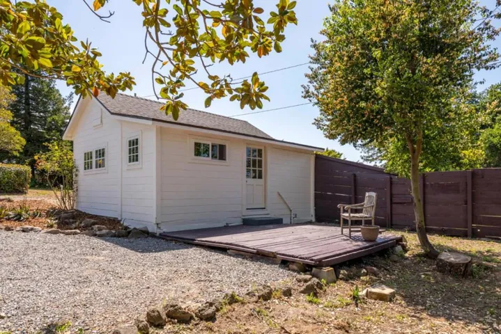 2212 Magnolia Avenue, Petaluma, California 94952