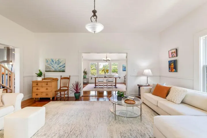 2212 Magnolia Avenue, Petaluma, California 94952