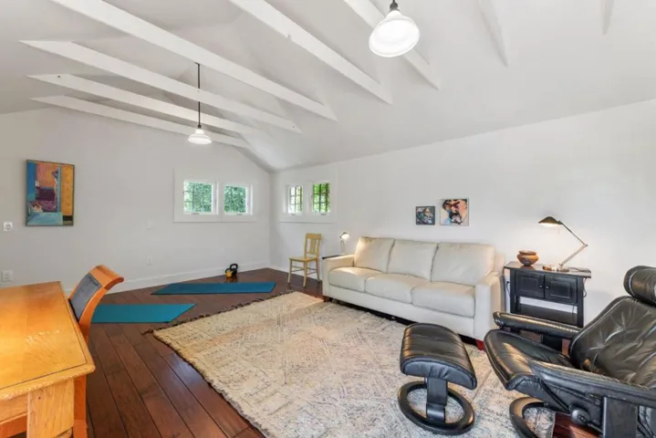 2212 Magnolia Avenue, Petaluma, California 94952