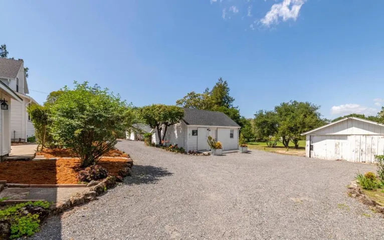 2212 Magnolia Avenue, Petaluma, California 94952