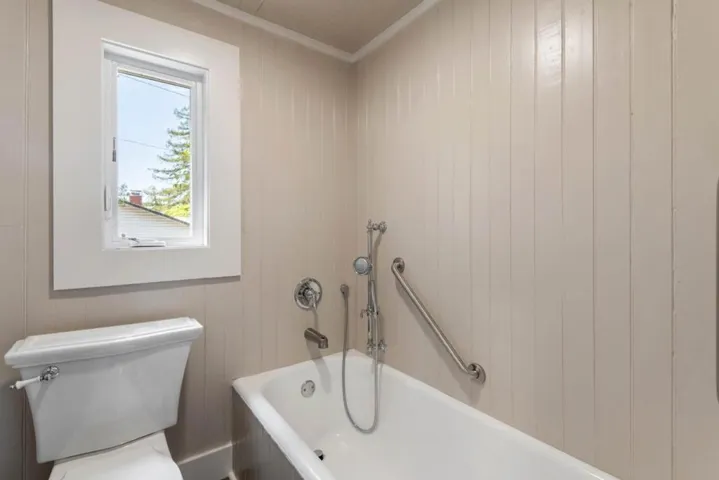 2212 Magnolia Avenue, Petaluma, California 94952