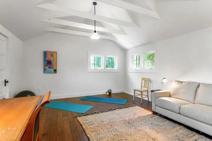 2212 Magnolia Avenue, Petaluma, California 94952