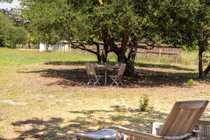 2212 Magnolia Avenue, Petaluma, California 94952