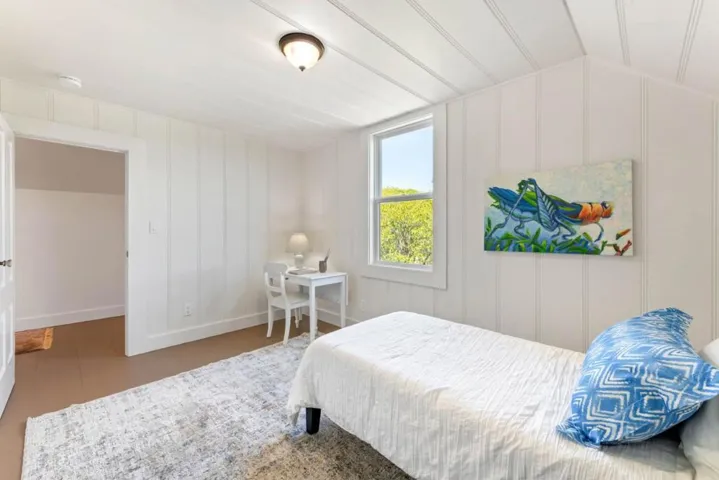2212 Magnolia Avenue, Petaluma, California 94952