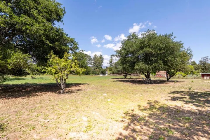 2212 Magnolia Avenue, Petaluma, California 94952