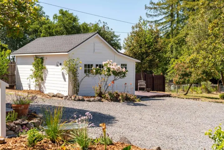 2212 Magnolia Avenue, Petaluma, California 94952
