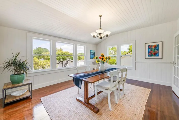 2212 Magnolia Avenue, Petaluma, California 94952