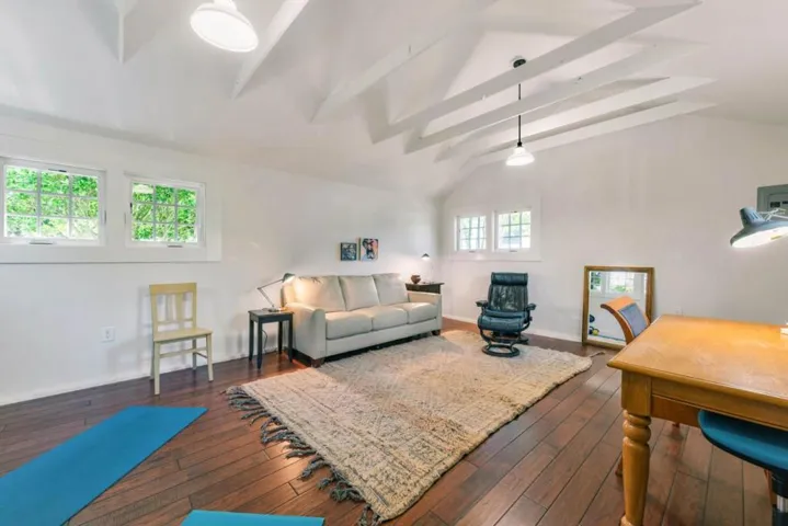 2212 Magnolia Avenue, Petaluma, California 94952