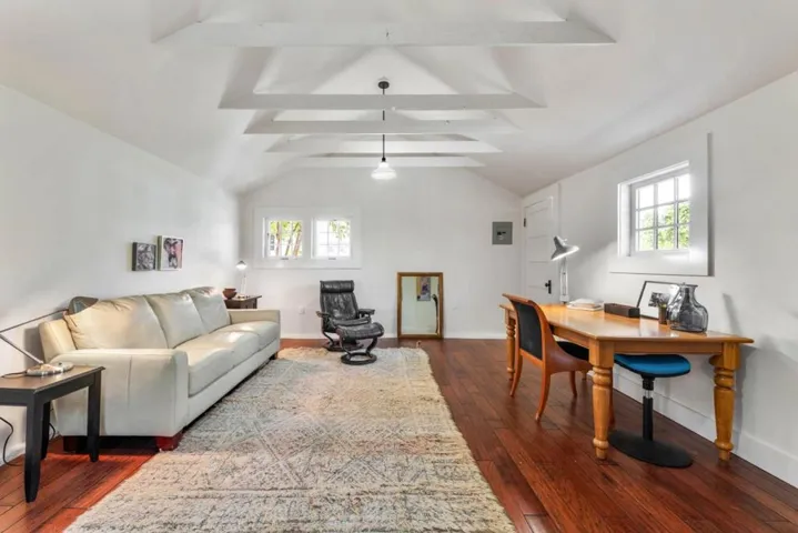 2212 Magnolia Avenue, Petaluma, California 94952
