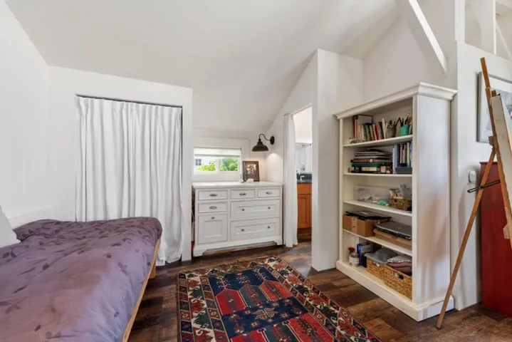 2212 Magnolia Avenue, Petaluma, California 94952