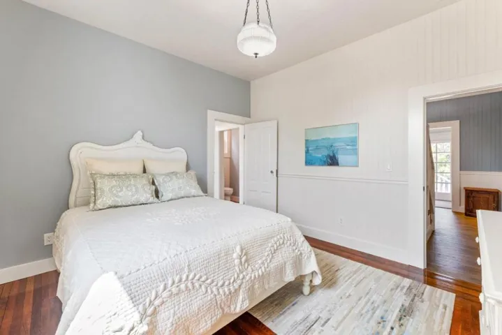 2212 Magnolia Avenue, Petaluma, California 94952