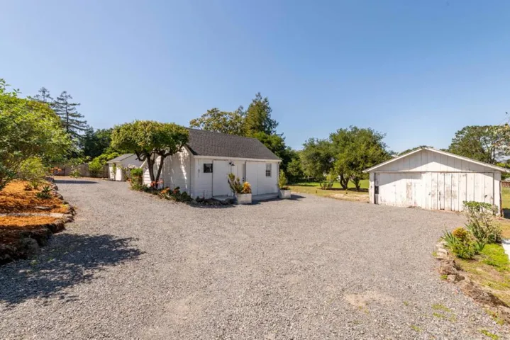 2212 Magnolia Avenue, Petaluma, California 94952