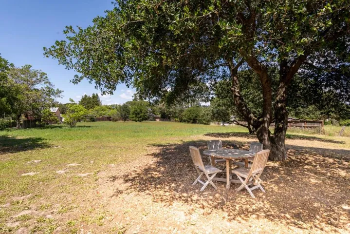 2212 Magnolia Avenue, Petaluma, California 94952