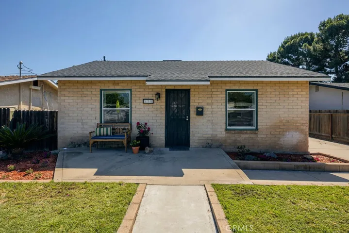 335 Oxford Ave, Clovis, California 93612