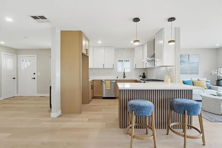 68 Brookside Lane, Oceanside, California 92056