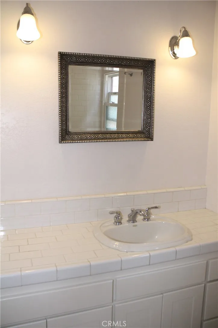 2624 2nd bathroom