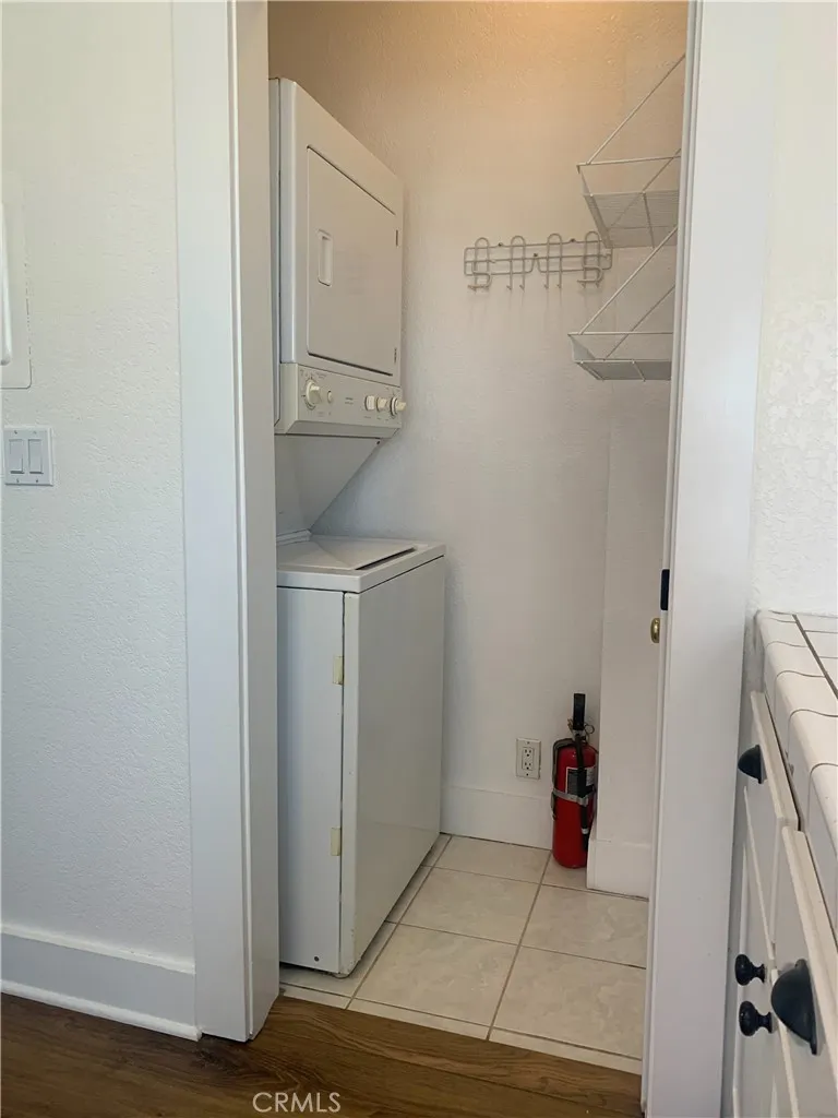 2626 stackable laundry in unit