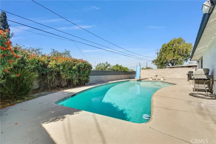 16341 Holly, Fontana, California 92335