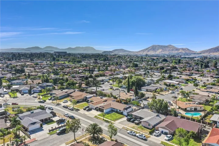 16341 Holly, Fontana, California 92335