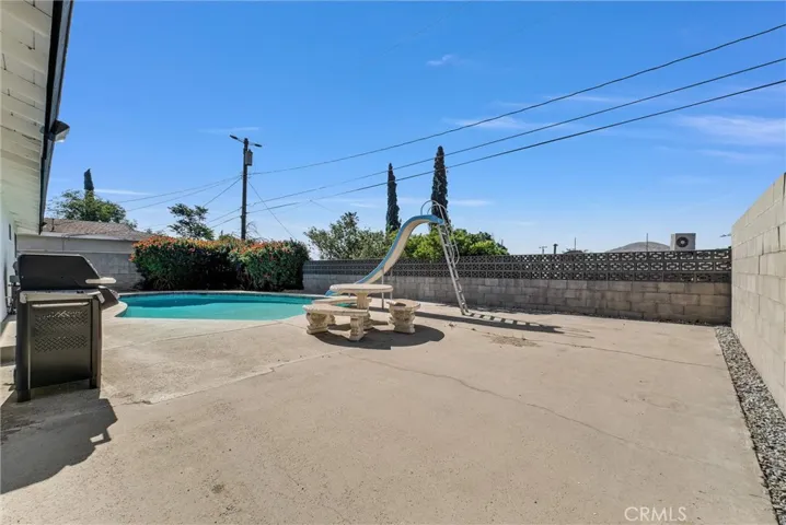 16341 Holly, Fontana, California 92335