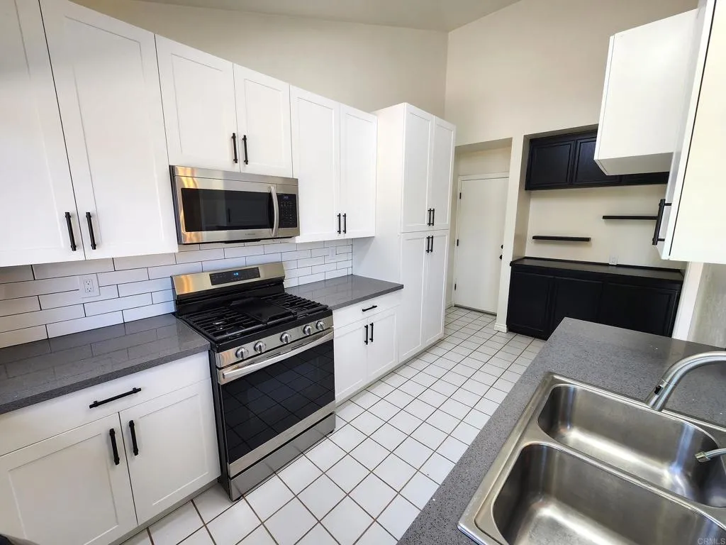 80 Lucas Ct, Thousand Oaks, California 91320 — photo 4
