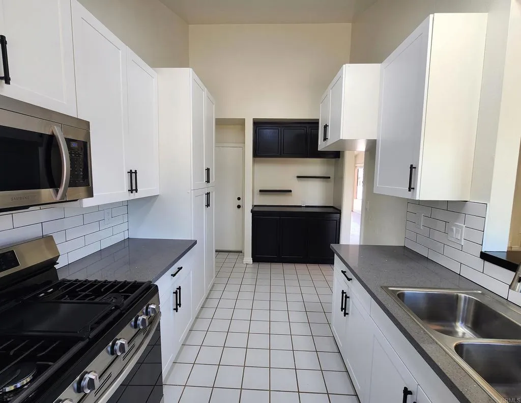 80 Lucas Ct, Thousand Oaks, California 91320 — photo 5