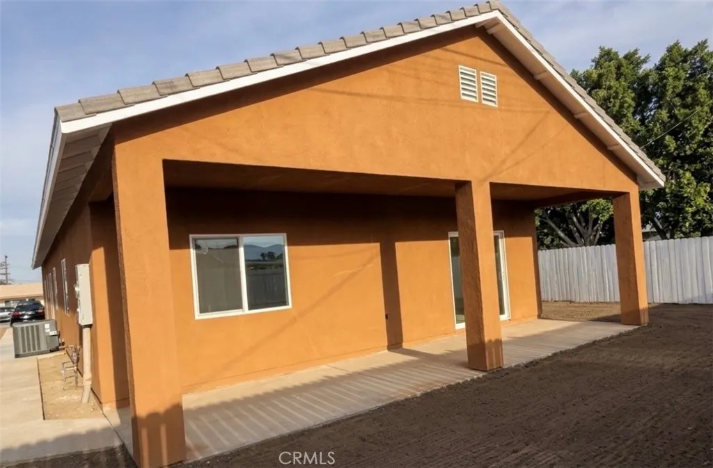     Covered patio