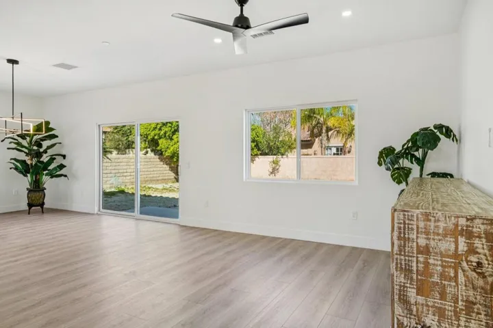 11-web-or-mls-Spyglass Ave-S3101-011