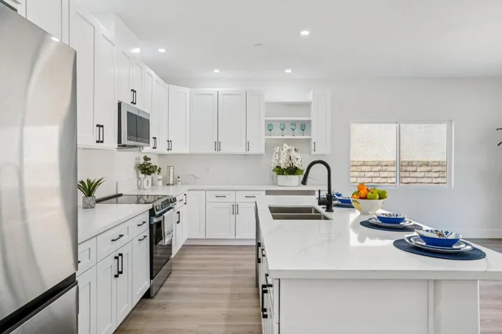 18-web-or-mls-Spyglass Ave-S3101-018