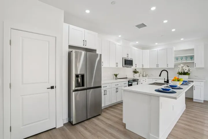 14-web-or-mls-Spyglass Ave-S3101-014