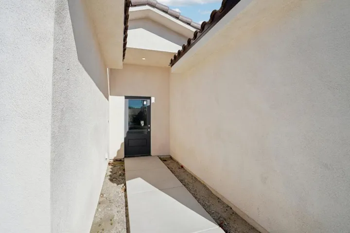 7-web-or-mls-Spyglass Ave-S3101-007