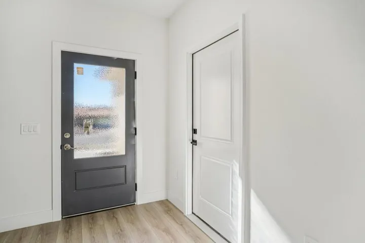 8-web-or-mls-Spyglass Ave-S3101-008