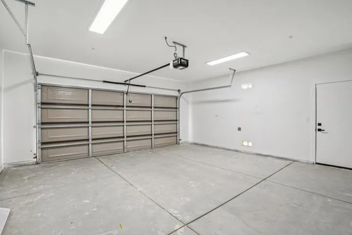 34-web-or-mls-Spyglass Ave-S3101-034