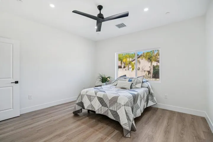 21-web-or-mls-Spyglass Ave-S3101-021