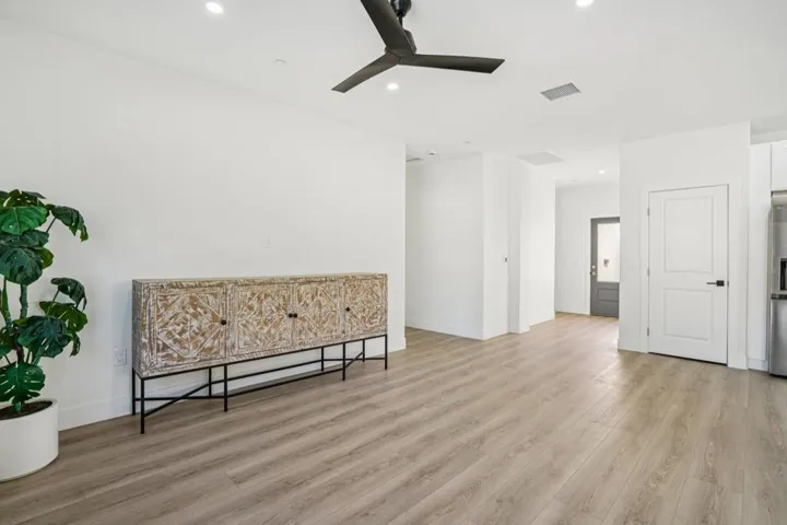 9-web-or-mls-Spyglass Ave-S3101-009