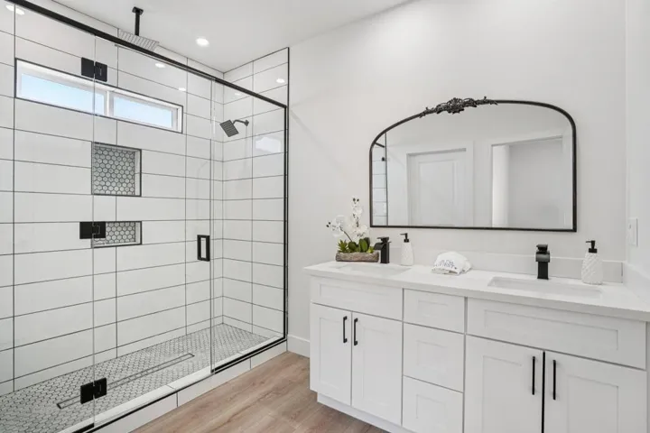 22-web-or-mls-Spyglass Ave-S3101-022