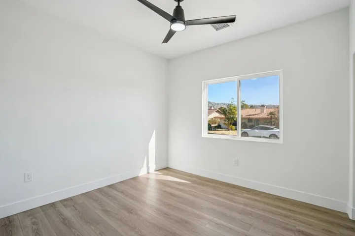 28-web-or-mls-Spyglass Ave-S3101-028