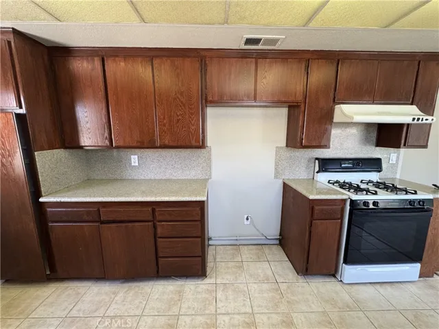 4037 S Ellesford, West Covina, California 91792