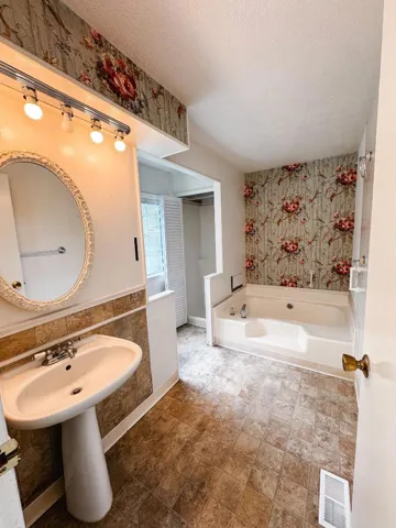 77 Creekside Drive, Half Moon Bay, California 94019