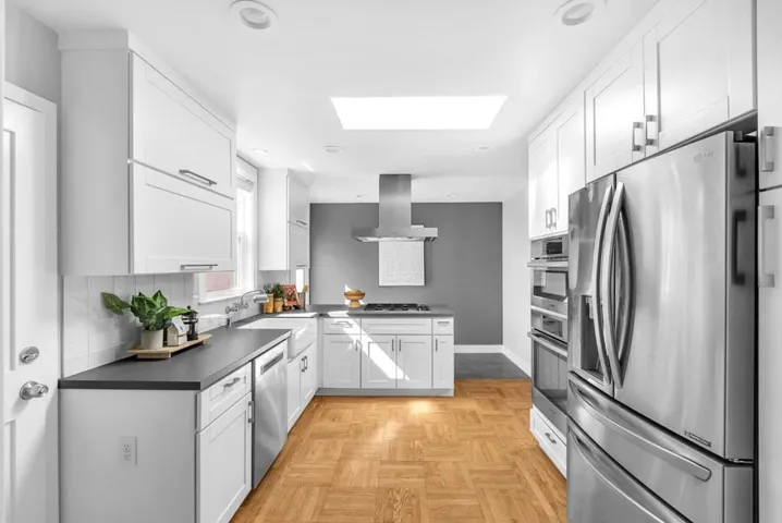 2204 Roosevelt Avenue, Redwood City, California 94061