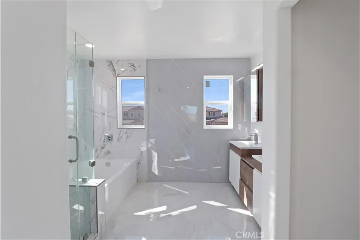 Main House Primary Bathroom