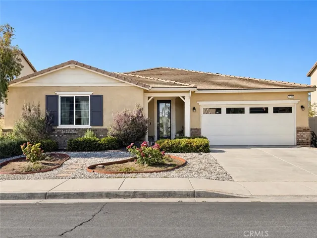 Single story home in Audie Murphy Ranch